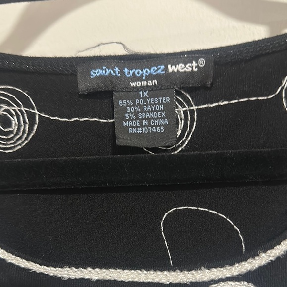 Black and White Embroidered Women's Top 1x - Picture 2 of 7